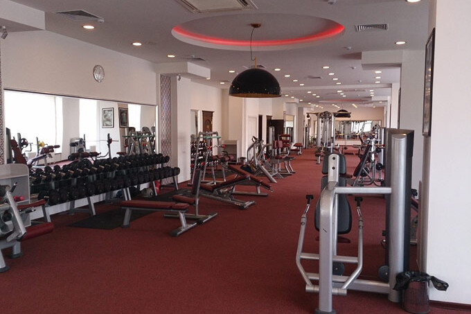 Фитнес клуб голден. Life Fitness elit Club. Life Fitness Ташкент. Тренажерный зал Ташкент Фридом. Integra Ташкент тренажерный зал.