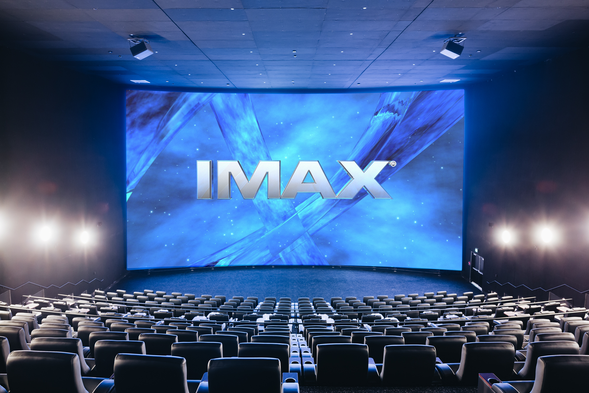 Imax океания. IMAX 3d. Экран аймакс. IMAX Ташкент. IMAX Москва.