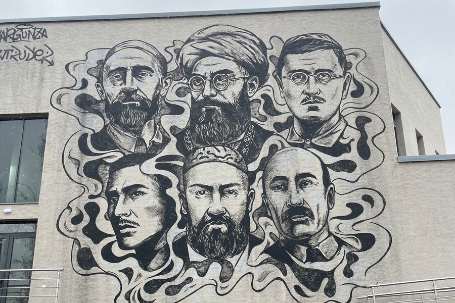 В Ташкенте создали мурал с портретами джадидов-просветителей