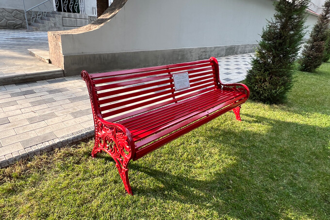 Церемония установки «Красной скамейки» прошла в Посольстве Италии в Ташкенте