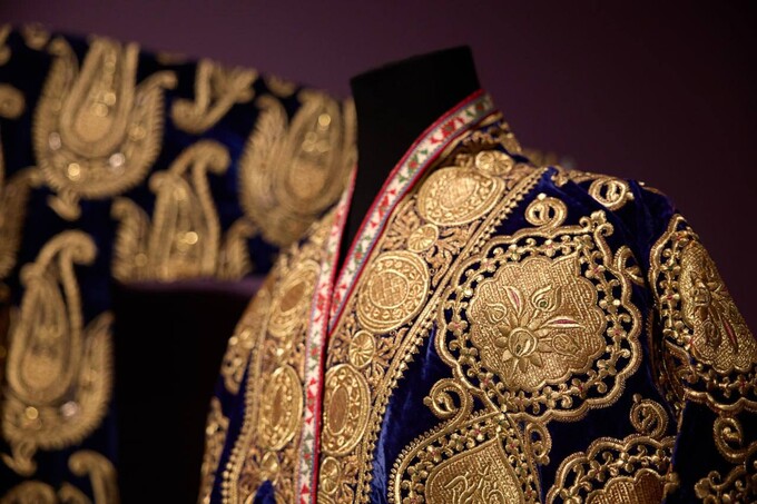 Выставку «Наследие в стежках: Путешествие по вышивкам и швейным традициям Узбекистана» в Баку продлили до конца осени