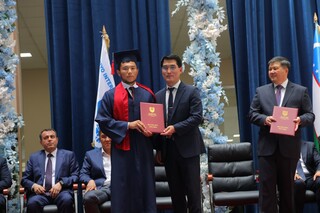 В Ташкентском международном университете Кимё прошла церемония вручения дипломов