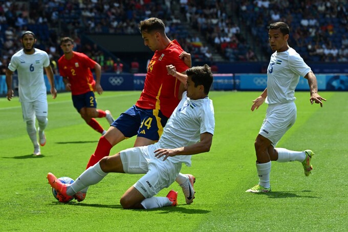 Футболисты из Узбекистана проиграли Испании в первом матче Олимпиады 2024