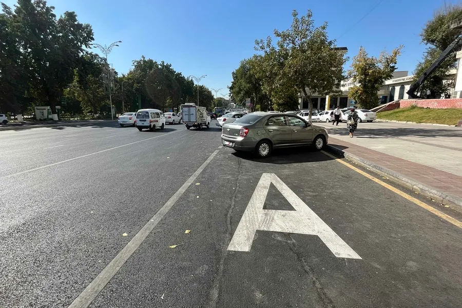 Avtobus yo‘laklarida harakatlangan mashinalar uchun jarima joriy etish taklif qilinmoqda