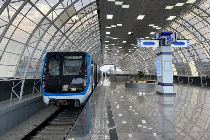 Toshkent metropoliteniga uchta yangi poyezd olib kelindi